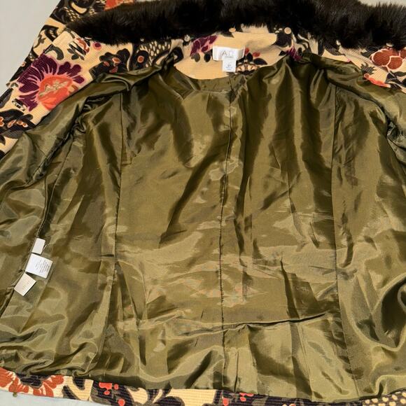 ATL Studio Brocade Floral Removeable Faux Fur Short Jacket Size 6P Button Up - Picture 9 of 10